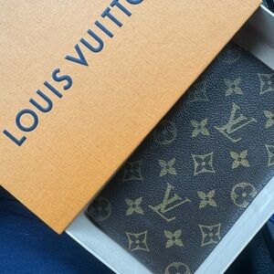 Louis Vuitton Brown and Gold Monogram Clutch